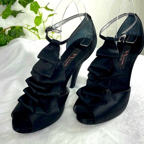 Nina Black Ruffle 4 1/2 Heel Adjustable Ankle Strap Peep Toe Shoe Size 7 1/2 - Picture 4 of 15